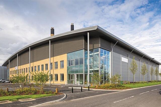 SEGRO – Retrofitting PV Roof Panels